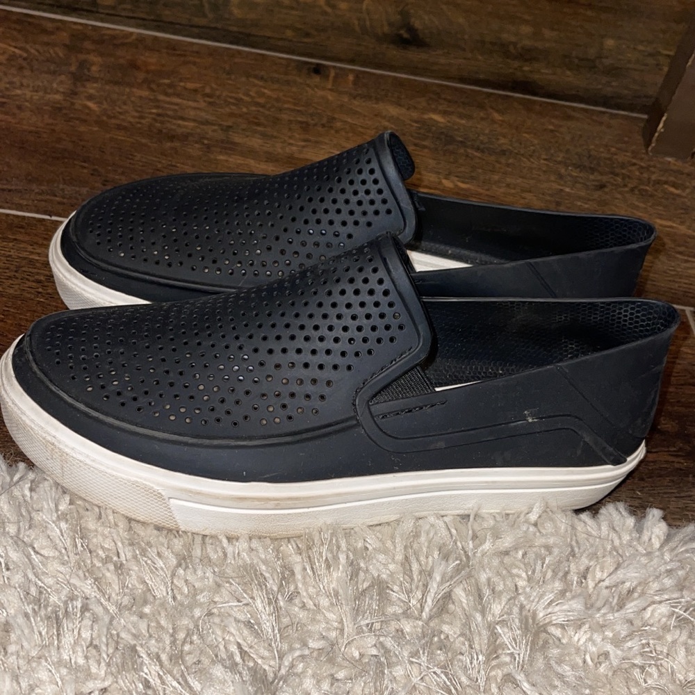 crocs slip ons